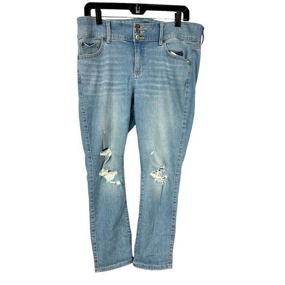 Torrid Jeans Womens 12 Light Blue Wash Crop Jegging Super Soft Distressed Torn - Picture 1 of 12